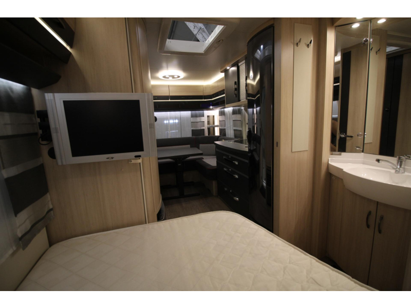 Hobby De Luxe Edition 460 UFE Topstaat, Hoge Koelkast  foto: 9