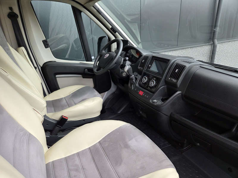 LMC Tourer 64 pössl Automaat Lengtebed  foto: 18
