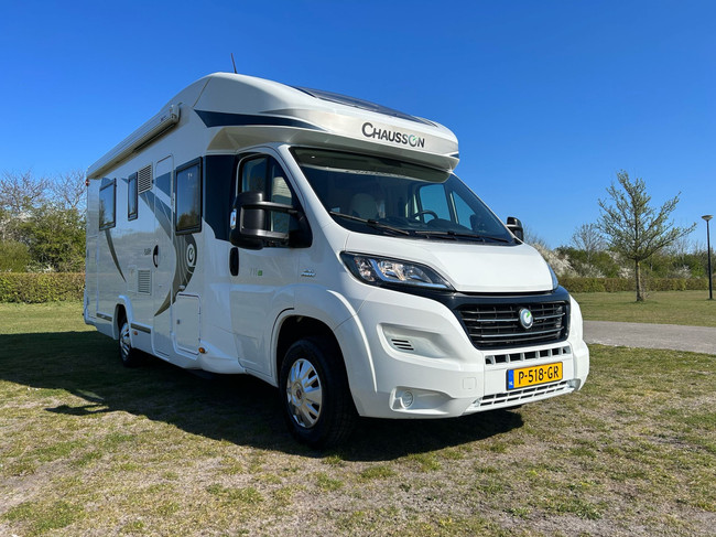 Chausson 718 EB 2.3 131 PK Fiat Ducato Half-Integraal Camper QUEENS BED IN Hoogte verstelbaar foto: 15