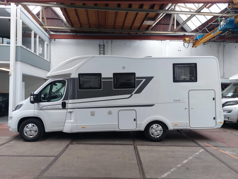 Adria Coral 650 DL Lengtebed/face2face/heavy  foto: 16