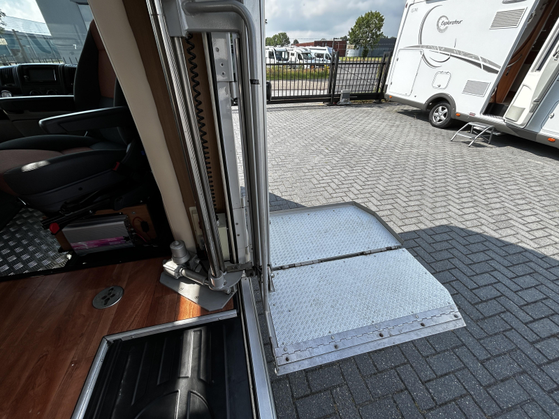 Elnagh M200 CPT Rolstoel-camper met lift  foto: 28