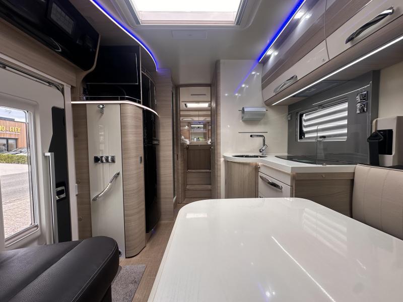 Mobilvetta K-Yacht 86 Lengtebedden Automaat TV  foto: 4