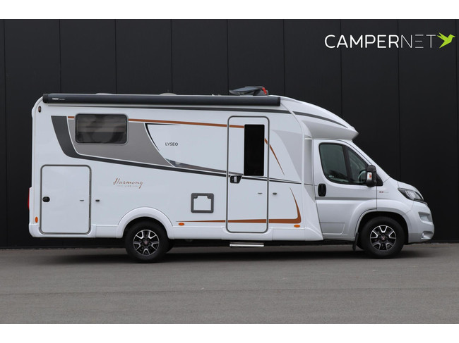 Bürstner Lyseo Harmony Line 140pk Automaat | Vlakke vloer! | Lengtebedden | Oven | Luchtvering | Luifel | Grote garage | Zonnepaneel | Co foto: 3