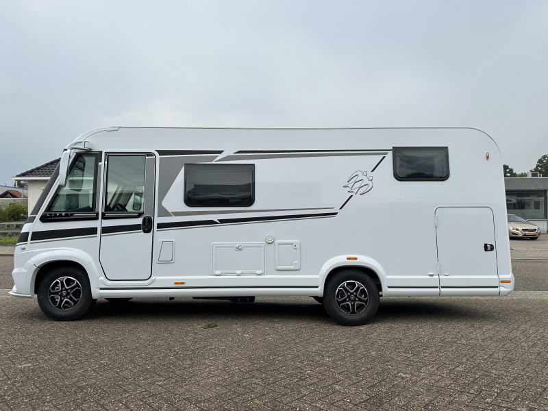 Knaus L!ve I 650 MEG Truma E met leer IH73  foto: 1