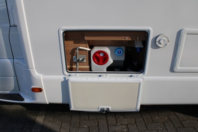DEMO Weinsberg CaraCompact MB 640 Mercedes 170 pk AUTOMAAT compact < 7 mtr ( 108  foto: 5