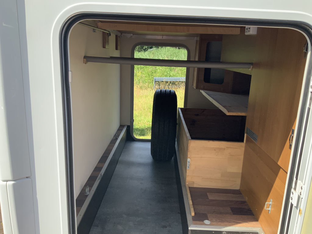 Knaus Van Ti 600 2.3 130 PK Half-integraal, Dwars-bed, Halve- treinzit, Draaistoelen, etc. Bj 2013 Camper centrum on the road Marum foto: 30