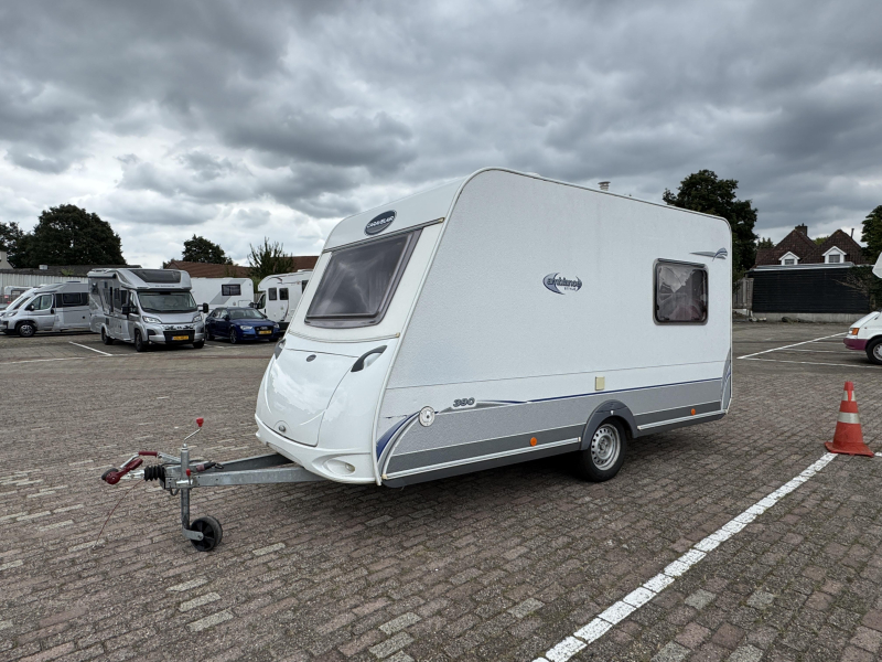 Caravelair Ambiance Style 390 Avance, caja fuerte, ALKO AKS foto: 2