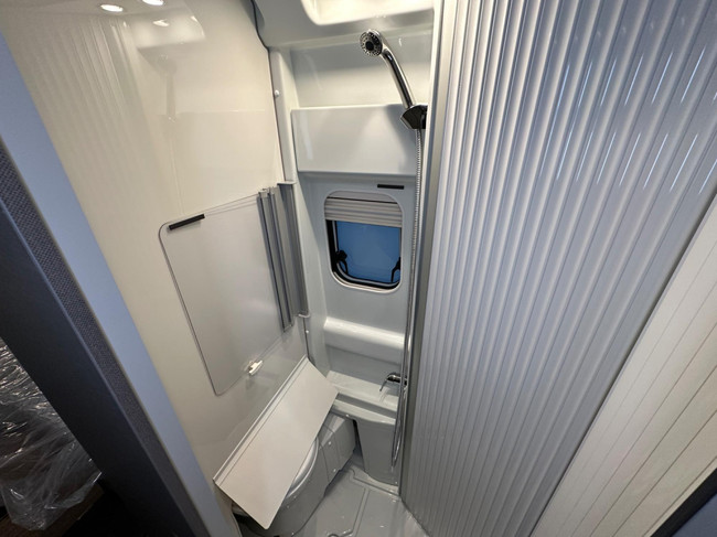 Malibu Van Comfort 640 LE Charming GT Skyview foto: 8