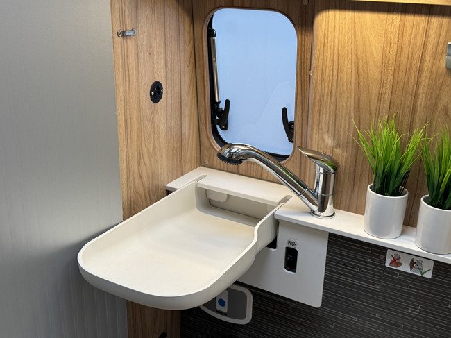 Hymer Yosemite 600 L&Auml;NGSBETTEN 160 PS Euro6 Fiat Ducato **Einzigartig/Dieselheizung/4 Sitzpl&auml;tze/2x Wohnraumbatterie/Markise/1. Besitzer/Nur Foto: 19