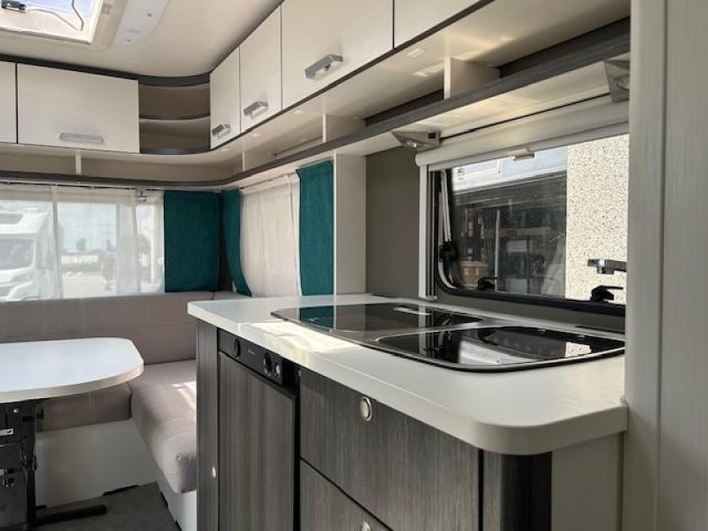 Dethleffs C'Go 475 FR Mover & toldo foto: 5