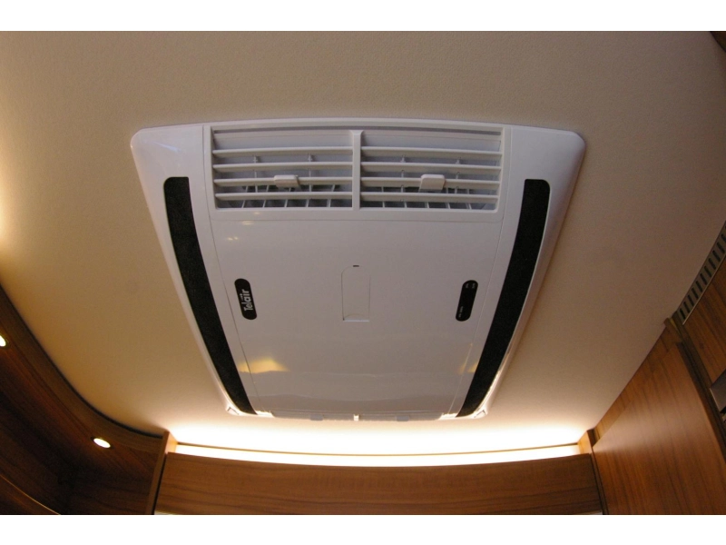 Hymer BML Hubbett, sehr kompakt. Foto: 18