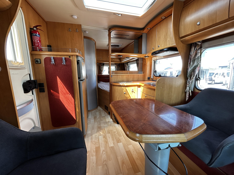 Hobby T 600 Fransbed/2005/Airco/6.30M  foto: 6