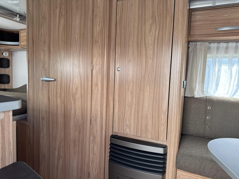 Eriba Feeling 425 Neville MOVER GRATUIT photo : 6