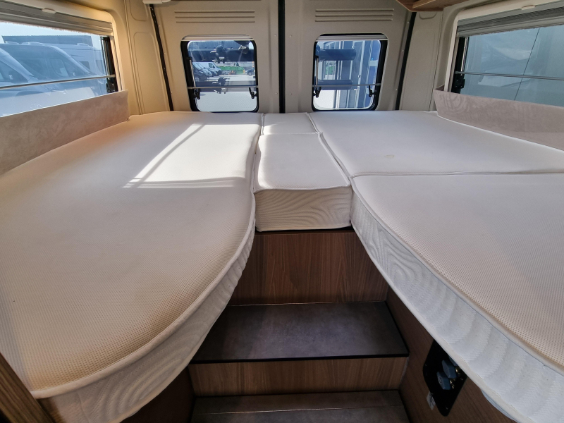 Pössl Roadcruiser 640 Automaat Lengtebed  foto: 21