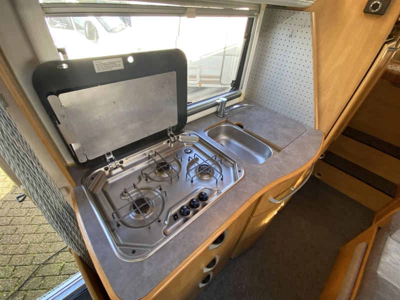 Hymer Camp 644 G 6 pers GROTE GARAGE 2,8  foto: 26