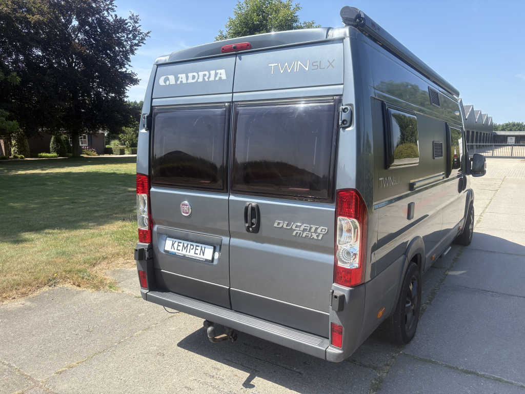 Adria TWIN SLX640, Camas individuales 2.3 Turbo 130cv foto: 3
