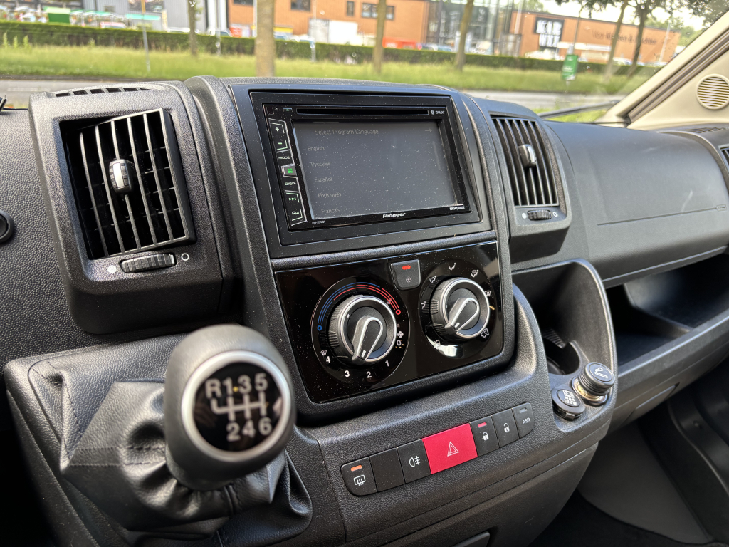 Knaus BOXSTAR FREEWAY 630 CAMAS INDIVIDUALES 2.18M ALTURA INTERIOR foto: 11