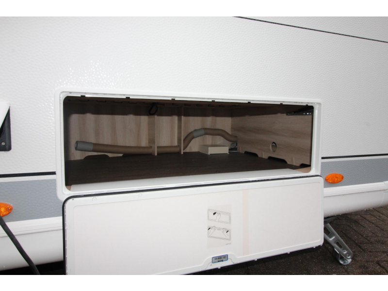 Hobby De Luxe 460 UFE Cama francesa y asiento redondo! foto: 22