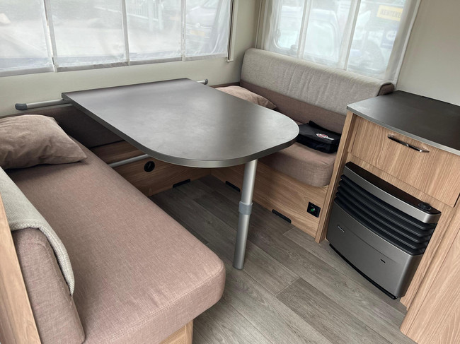 Bürstner Premio 490 TS | Queensbed | Voortent | Vol automatische Mover | Fietsenrek | Asschokbrekers foto: 7