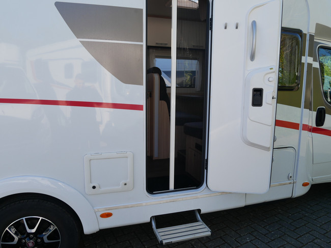 Sunlight T67, 9-Traps automaat, Lengtebedden, XXL Garage foto: 20