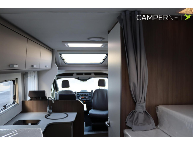 Carado T338 155hp Automatic | Edition Model | Alloy wheels | Awning | Single beds | photo: 17