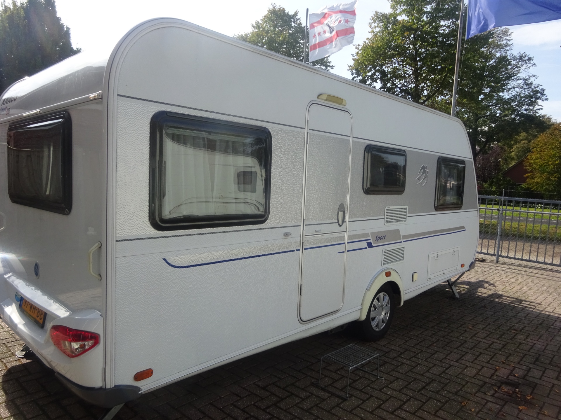 Knaus Sport 500 Enkele Bedden+Rondzit+Mover