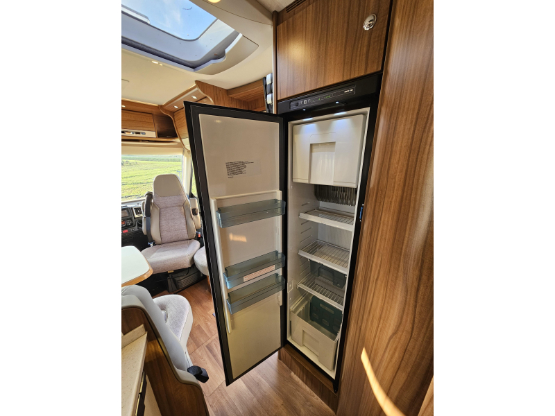 Hymer B678 Premium Line enkele bedde  foto: 13