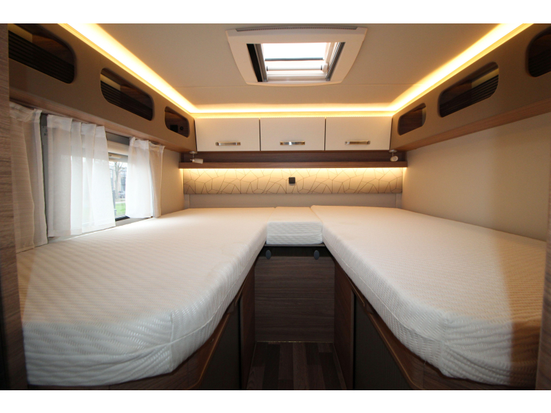 Weinsberg CaraCompact Pepper 600 MEG Camas individuales - &iexcl;5.269km! foto: 22