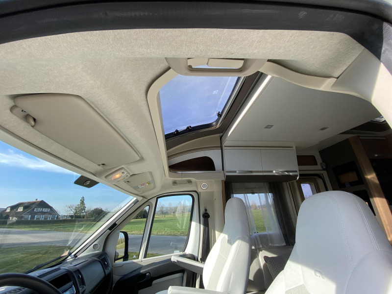 Adria Matrix Plus 670 DL ENKELE BEDDEN+HEFBED  foto: 19
