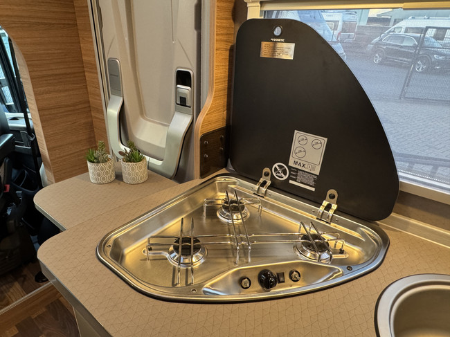 Weinsberg CaraCompact Pepper Edition 600 MEG 140 CV Euro 6 Fiat Ducato 8 **Camas individuales/Portabicicletas/Litio/Inversor/2x Smart TV/Navegador/C foto: 13