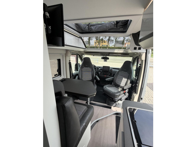 Adria 640 SGX Sports 9T-Automatique 2X Climatisation Auvent LED Porte-v&eacute;los photo : 19