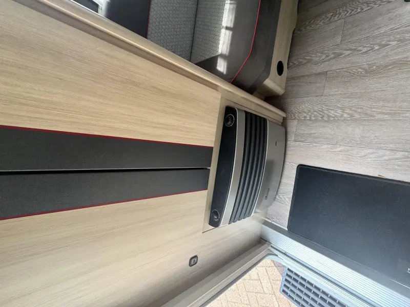 Hobby De Luxe Edition 440 SF  foto: 8