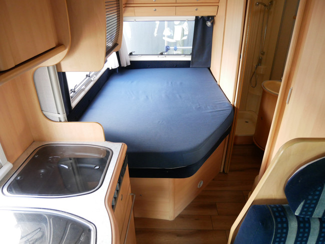 Dethleffs H 5940 Esprit, Cama francesa, Garaje foto: 15