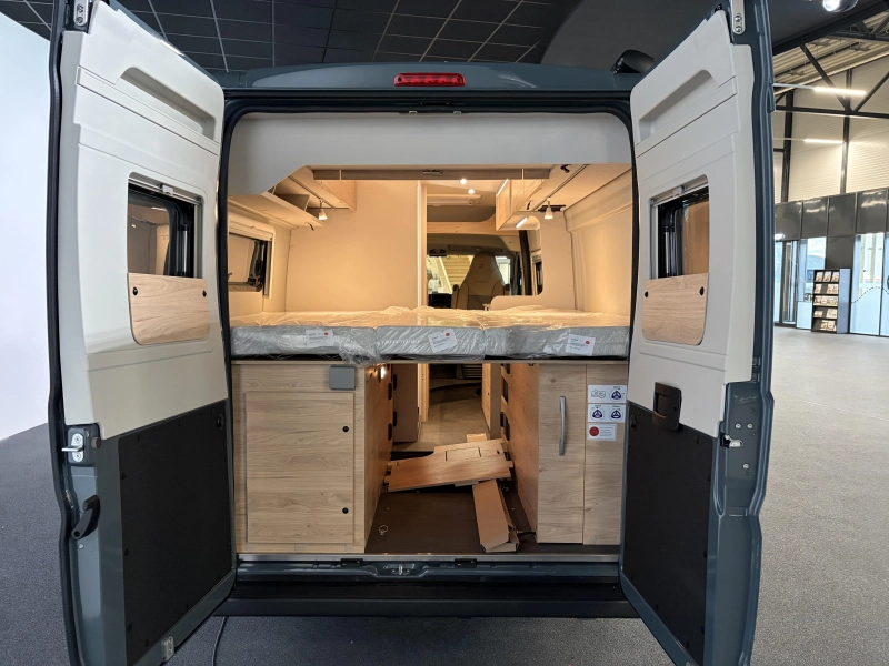 Dethleffs Globetrail 640 ES automaat / lengtebed  foto: 5