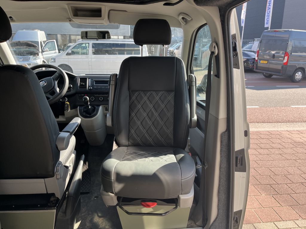 Volkswagen  T6 buscamper Nevada two-tone 2017 foto: 7