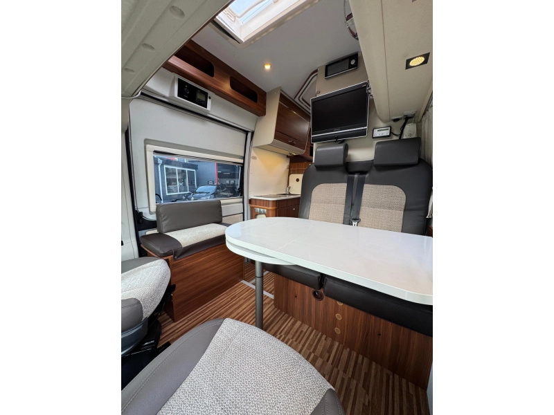 Adria Twin 640 SLX Vastbed top-Indeling  foto: 7