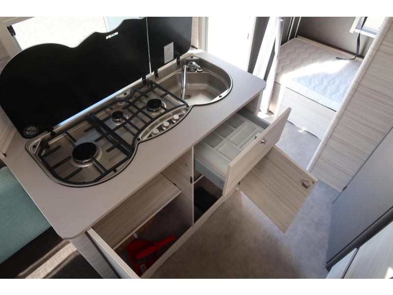 Dethleffs C'Joy 480 QLK ZGAN EN MET VOORTENT  foto: 12