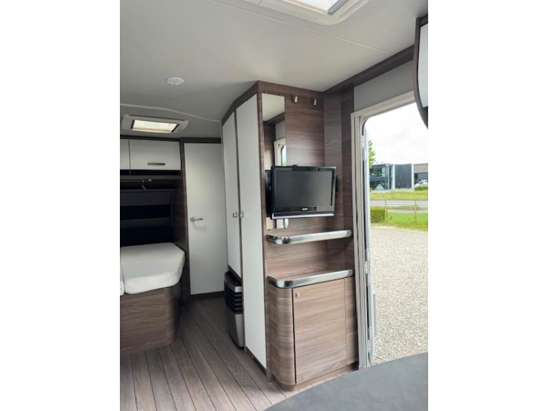 Knaus Sport Silver Selection 500 FU mover nieuwe thule luifel  foto: 12