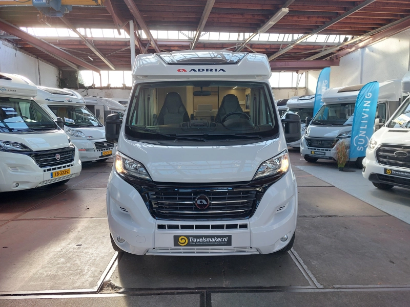 Adria Compact DL Lengtebedden face2face  foto: 13