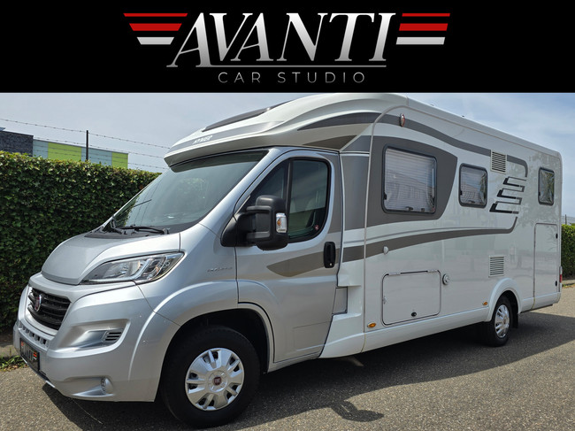Hymer TRAMP 588 SL 130 PK ZONNEPANEEL LENGTEBEDDEN TV + SATELLIET DRAAISTOELEN