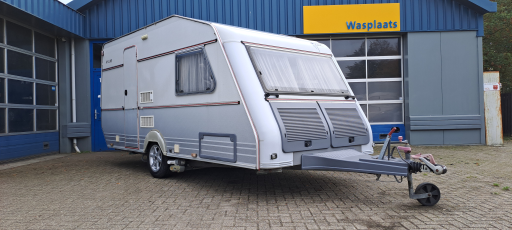 KIP HY-LINE mit Vorzelt und Markise + Mover