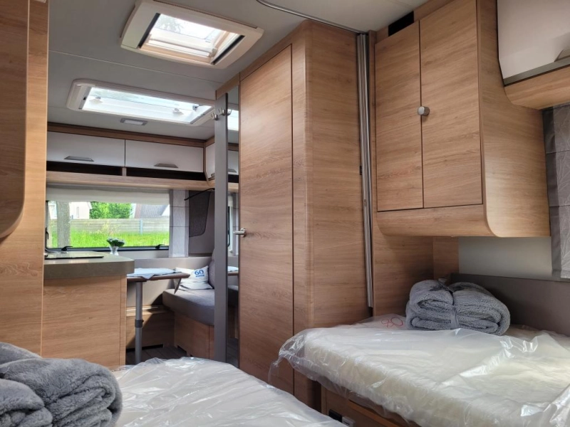 Knaus Sudwind Black Selection 460 EU Red Edition Foto: 10