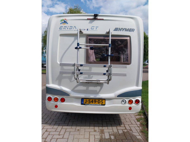 Hymer Eriba met 44497 km en dakairco  foto: 21