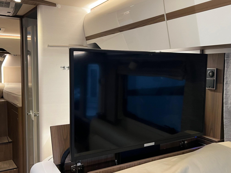 Hymer B ML I 780 schotel, airco, enkelbed  foto: 18