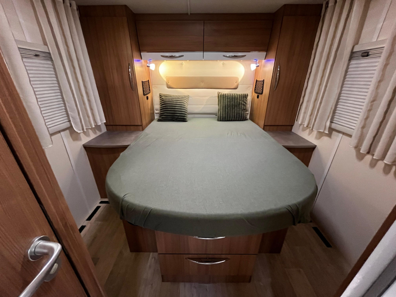 Pilote P 740 C Queensbed, autocaravana foto: 11