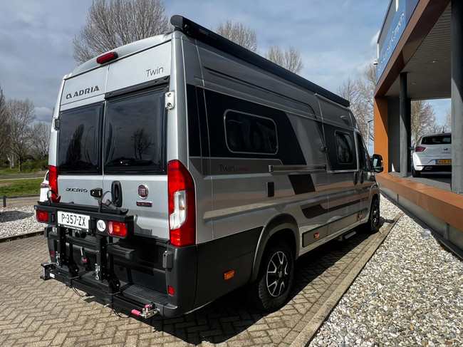 Adria TWIN 640 SLB SUPREME /Automatik/L&auml;ngsbetten Foto: 8