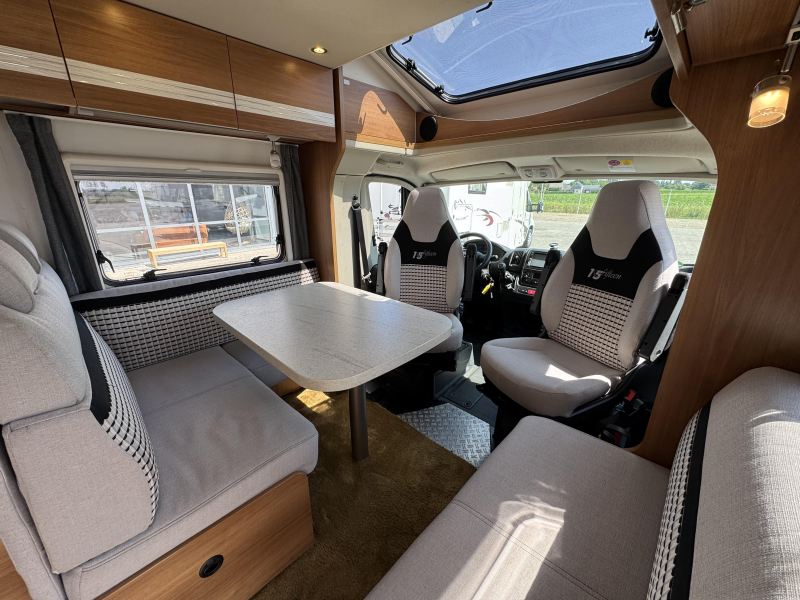 Dethleffs Globe4 7151 Limited Edition Queensbed foto: 1