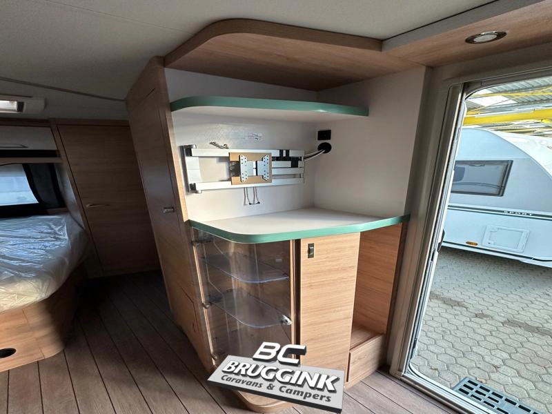 Knaus Sudwind Black Selection 500 FU Frans Bed Vloerverwarmin  foto: 9