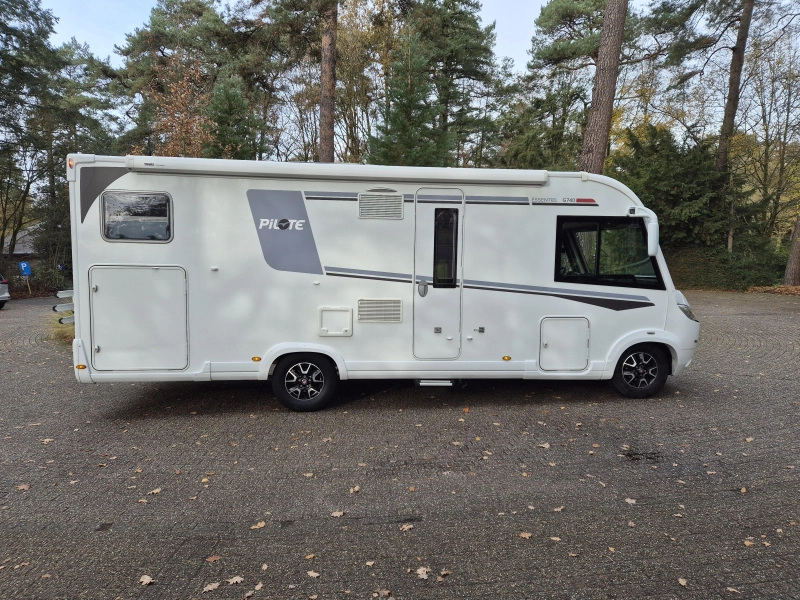 Pilote Essentiel G 740 AUT. 9-T TWINBED TV Solar  foto: 1