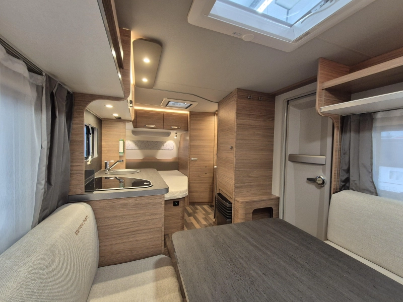 Weinsberg CaraOne Edition HOT 450 FU con toldo de casete! foto: 12